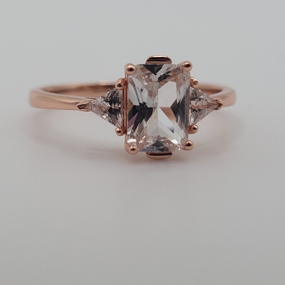 RoseGold plated 925 sterling silver ring with rectangular cut gem - Picture 9 of 16